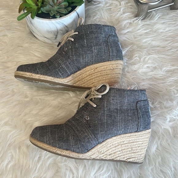 Toms Blue/Gray Denim Wedge Heels Women's Size 7 - Picture 3 of 14